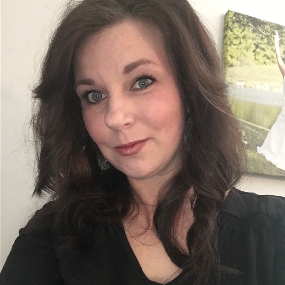 Meet your Posher, Ashley - Picture 1 of 1